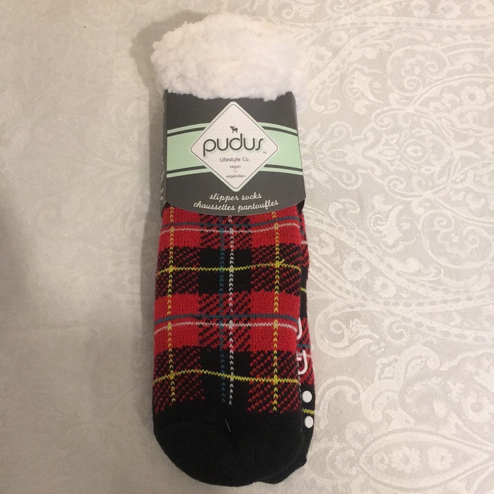 Pudus socks red plaid.NEW ONE SIZE FITS ALL